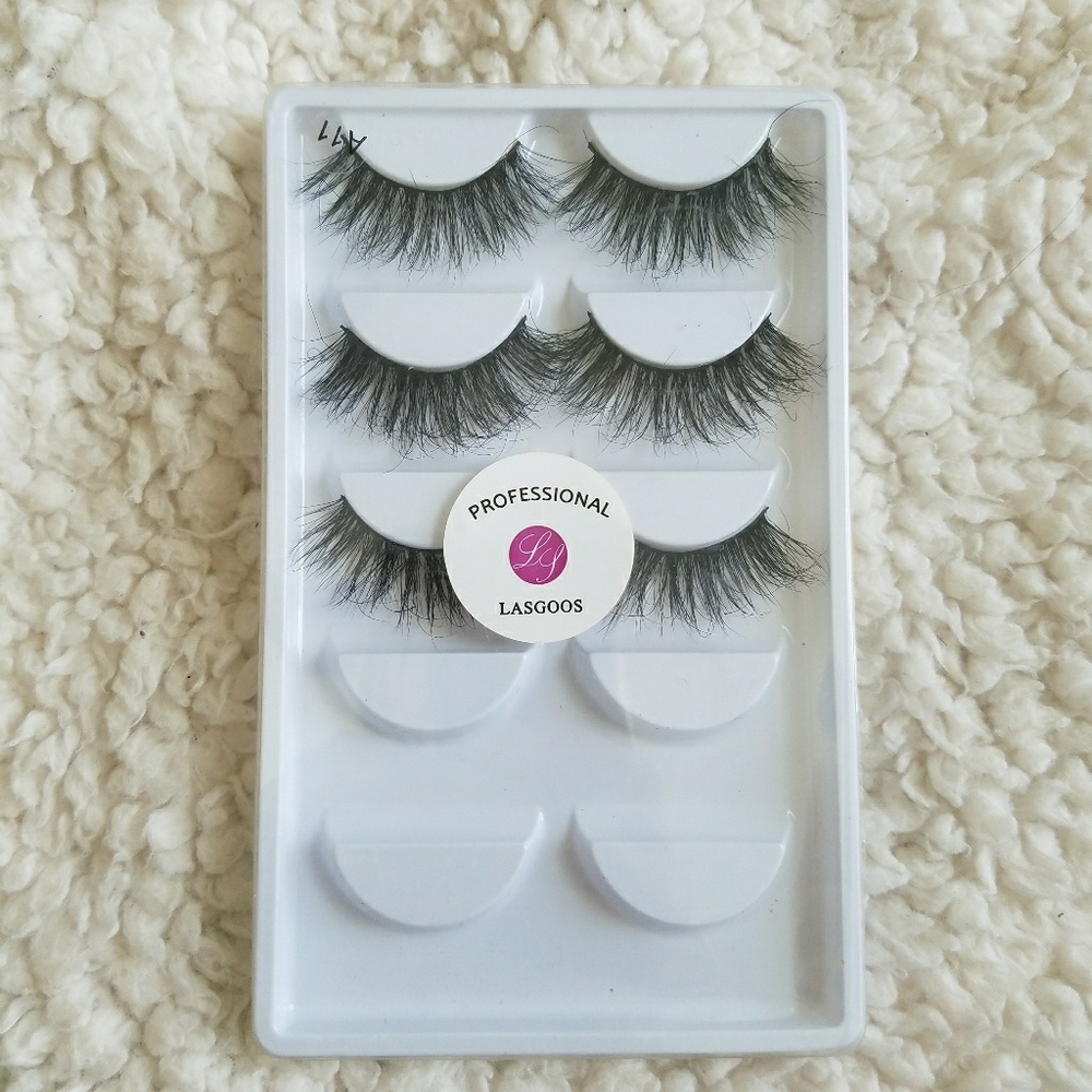 *FREE WITH PURCHASE- 3D MINK LASHES*
